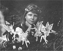 Ako víly z Cottingley prekabátili sira Arthura Ako víly z Cottingley prekabátili sira Arthura