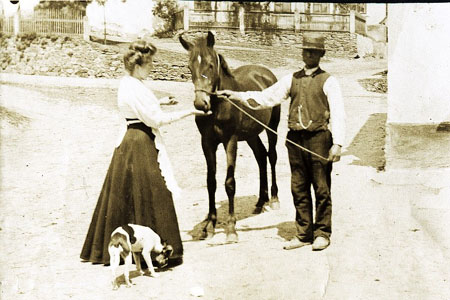 160 let pošty v Křelovicích u Pelhřimova VI. - Paní poštmistrová Marie Halamková 160 let pošty v Křelovicích u Pelhřimova VI. - Paní poštmistrová Marie Halamková