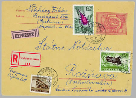 Expres doporučená dofrankovaná celinová obálka odeslaná z Budapešti na státní notářství v Rožňavě. Doklad o tom, že známky s brouky (1954) byly používány i při běžné korespondenci, nejen mezi filatelisty.