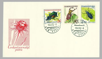 Střevlík vrásčitý (C. intricatus, vpravo) na obálce prvního dne vydání ČSSR z r. 1962