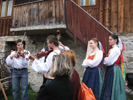 Inaugurácia vo Vlkolínci Inaugurácia vo Vlkolínci