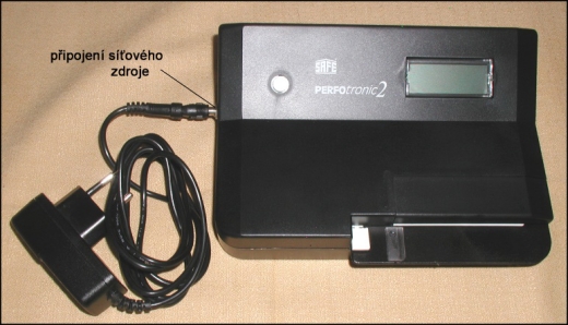 Perfotronic 2 - přístroj na měření zoubkování poštovních známek Perfotronic 2 - přístroj na měření zoubkování poštovních známek